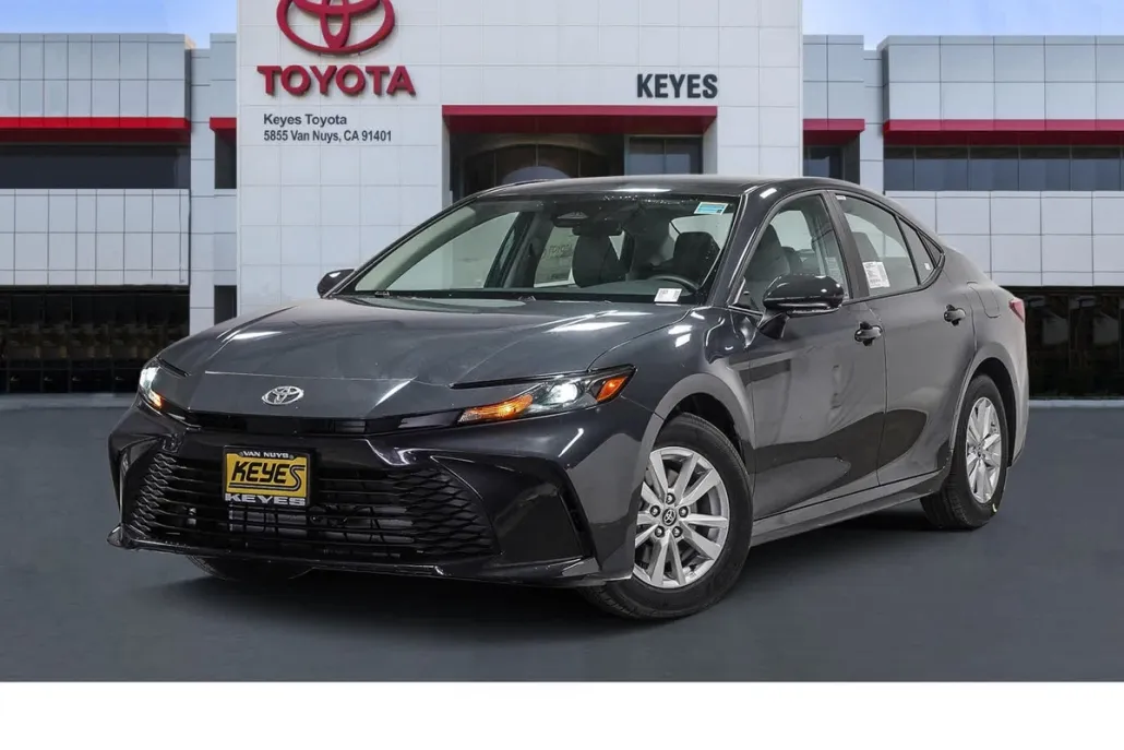2025 Toyota Camry LE photo 1