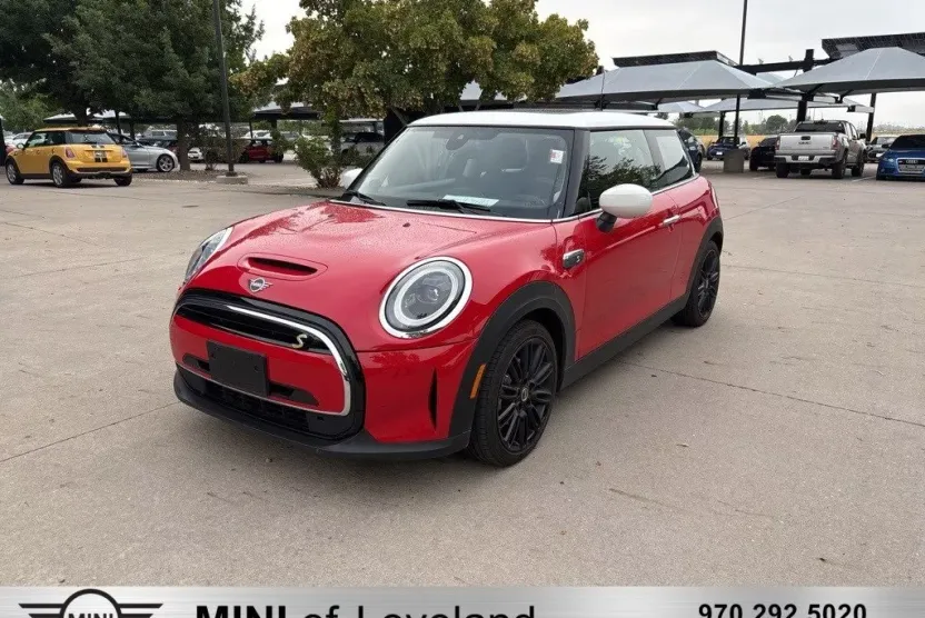 2024 Mini Cooper 2 Door Hardtop SE photo 1