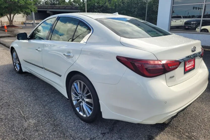 2022 Infiniti Q50 LUXE photo 1