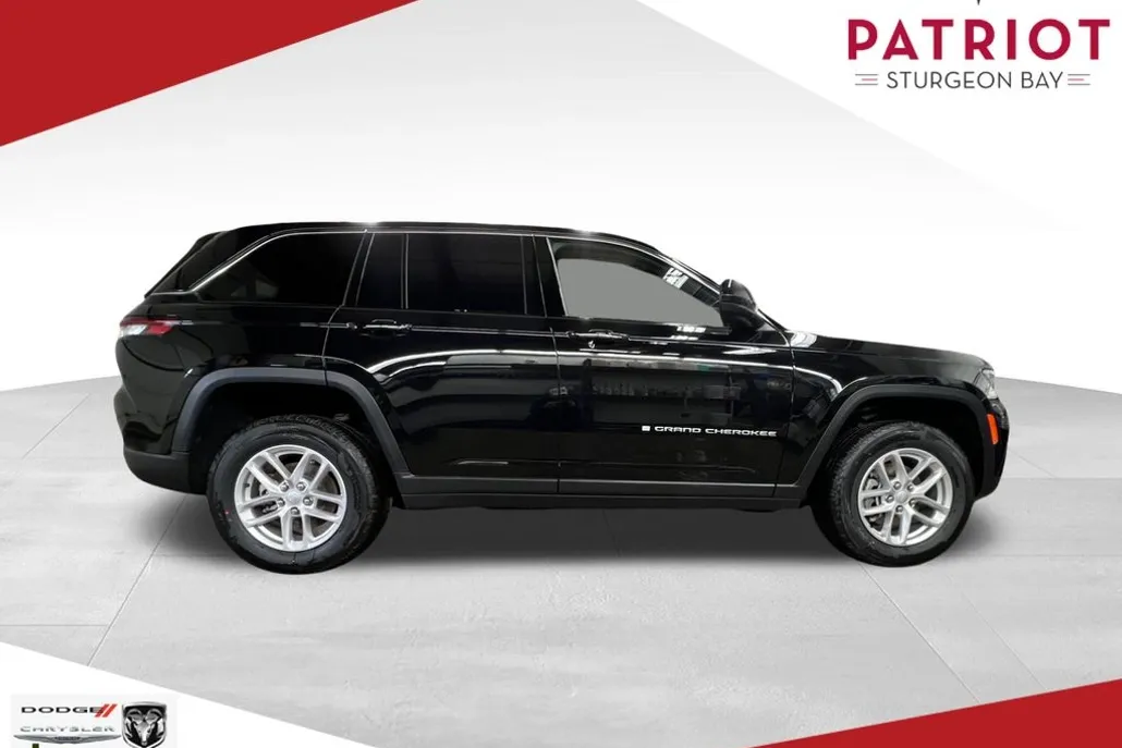 2025 Jeep Grand Cherokee Laredo photo 1