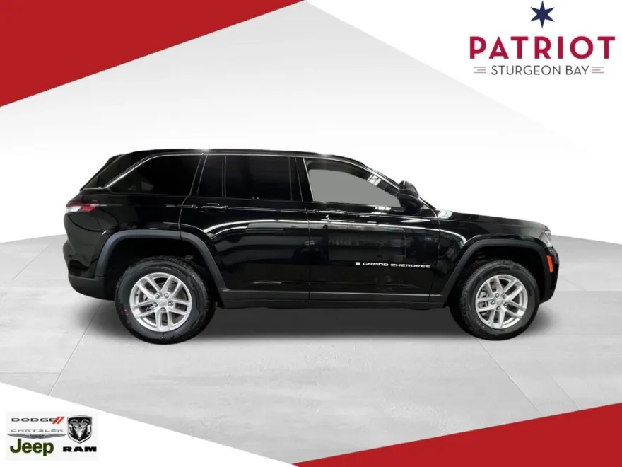 2025 Jeep Grand Cherokee Laredo photo 1