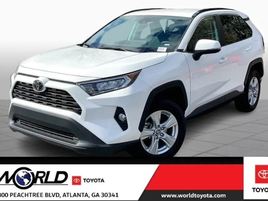 2021 Toyota RAV4 XLE photo 1