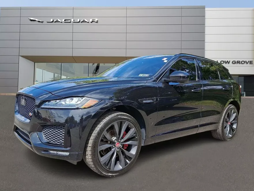 2020 Jaguar F-PACE S photo 1