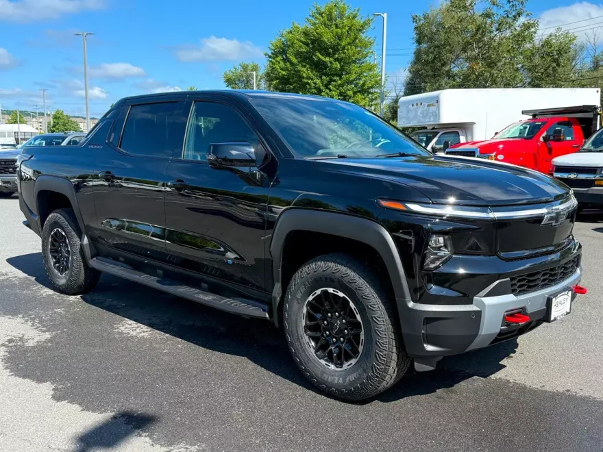2026 Chevrolet Silverado EV Trail Boss photo 1