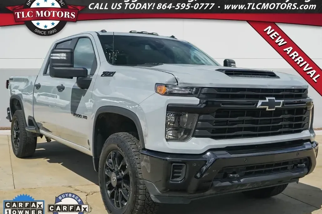 2025 Chevrolet Silverado 2500HD Custom photo 1