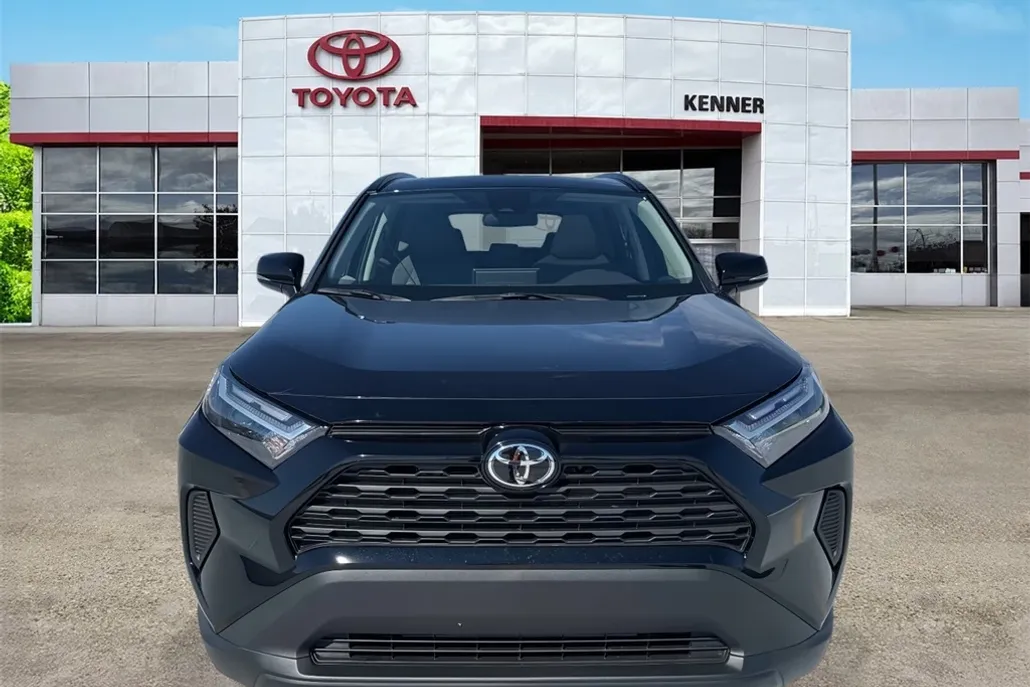 2025 Toyota RAV4 XLE photo 1