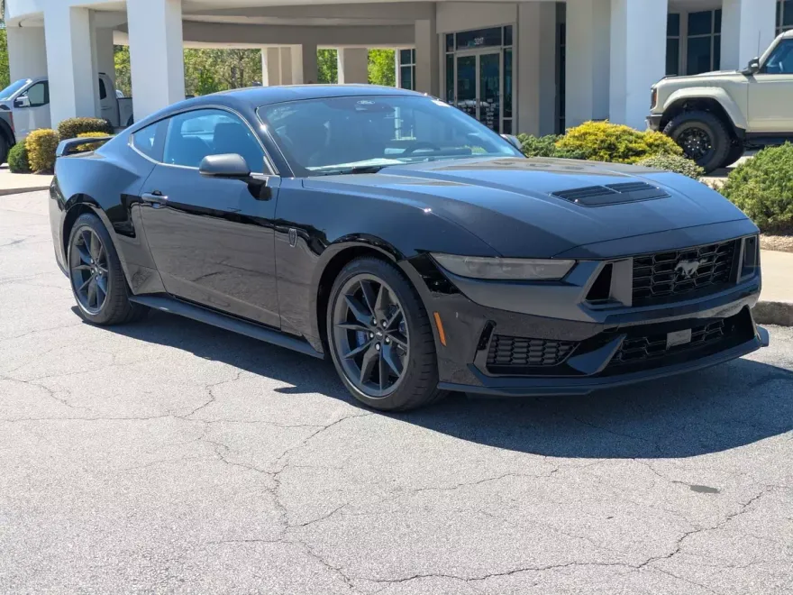 2025 Ford Mustang Dark Horse photo 1