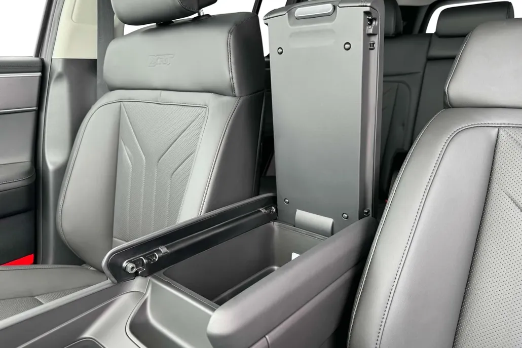 2025 Hyundai Santa Fe XRT photo 1