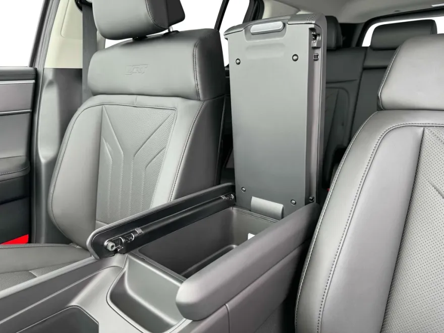 2025 Hyundai Santa Fe XRT photo 1