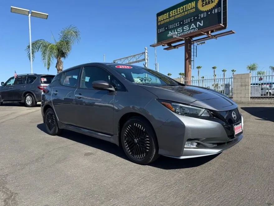 2025 Nissan Leaf SV Plus photo 1