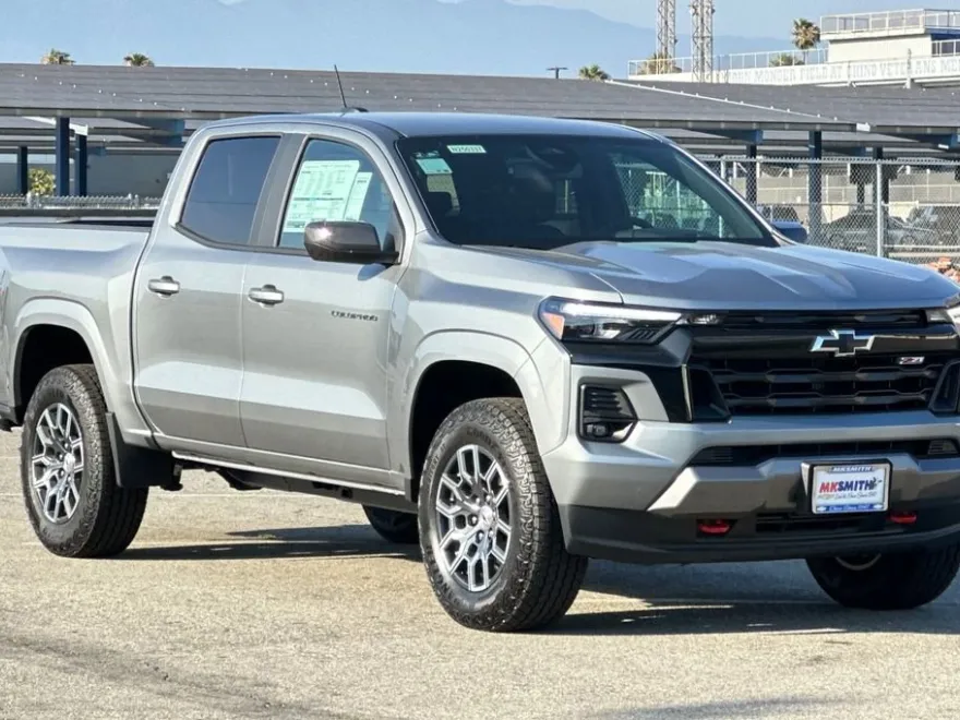 2025 Chevrolet Colorado Z71 photo 1