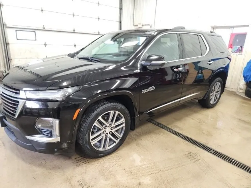 2023 Chevrolet Traverse High Country photo 1