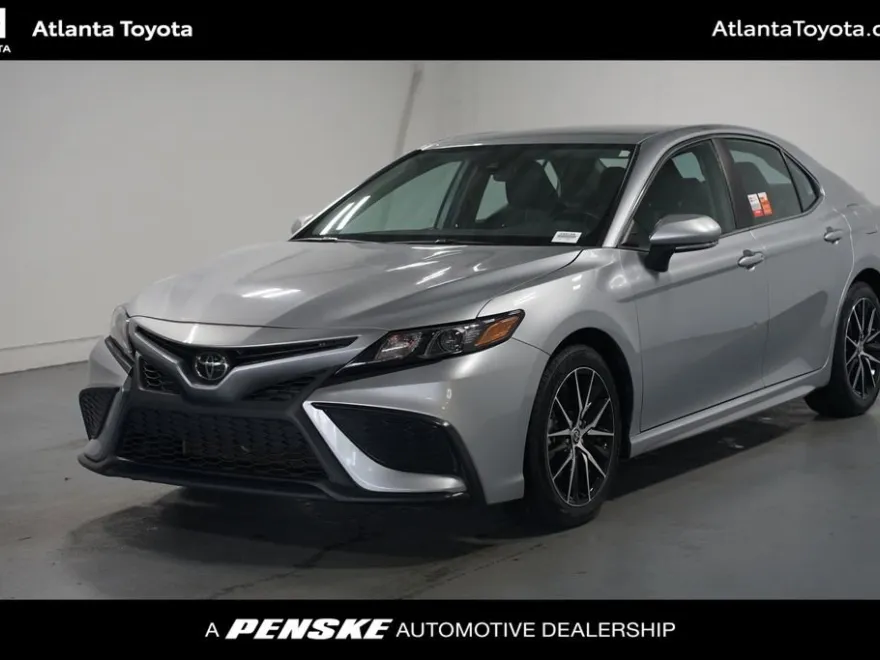 2024 Toyota Camry SE photo 1