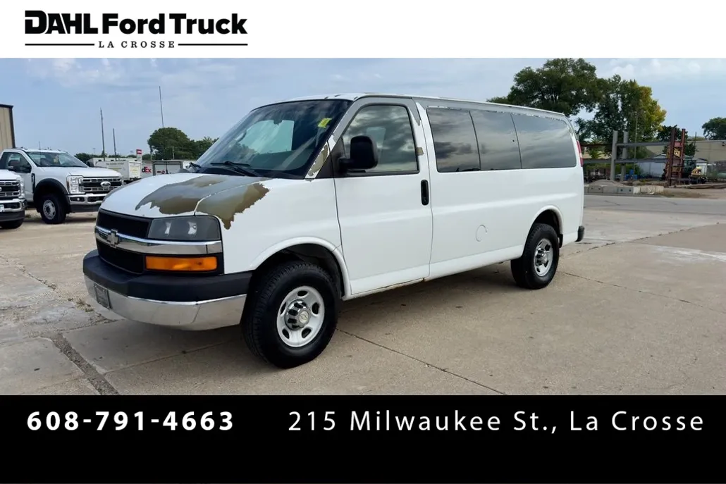 2009 Chevrolet Express 2500 Work Van photo 1