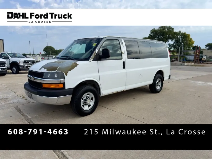 2009 Chevrolet Express 2500 Work Van photo 1