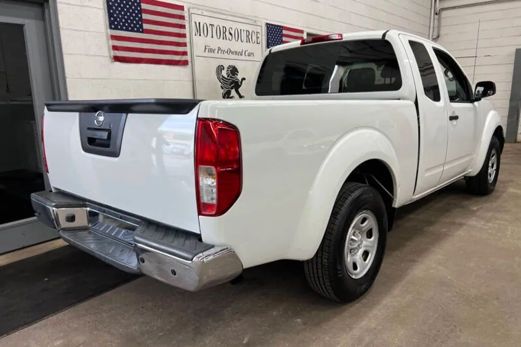 2016 Nissan Frontier S photo 1