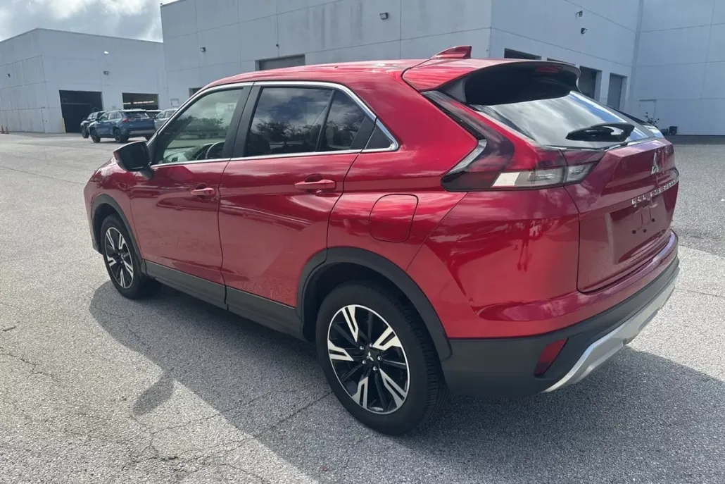 2024 Mitsubishi Eclipse Cross SE photo 1