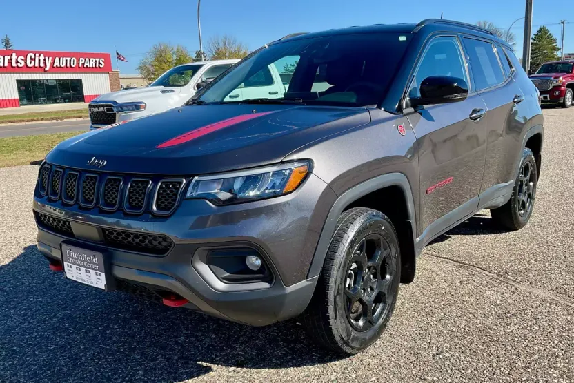 2023 Jeep Compass Trailhawk photo 1