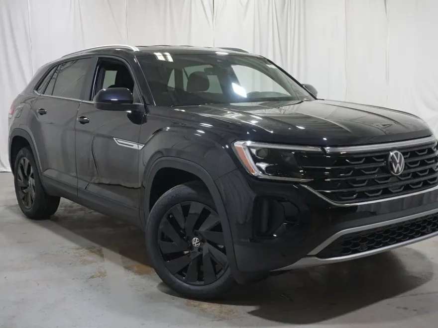 2025 Volkswagen Atlas Cross Sport SE Technology photo 1