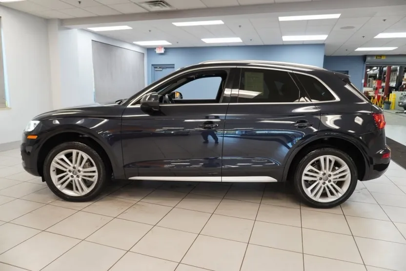 2020 Audi Q5 Premium Plus photo 1