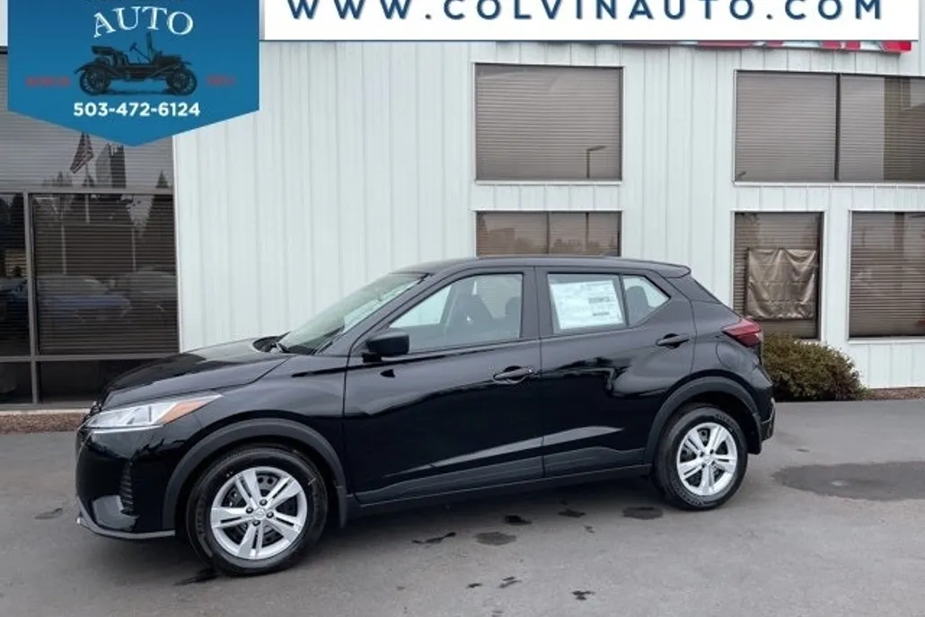 2025 Nissan Kicks Play S photo 1