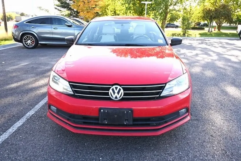 2016 Volkswagen Jetta Sport photo 1
