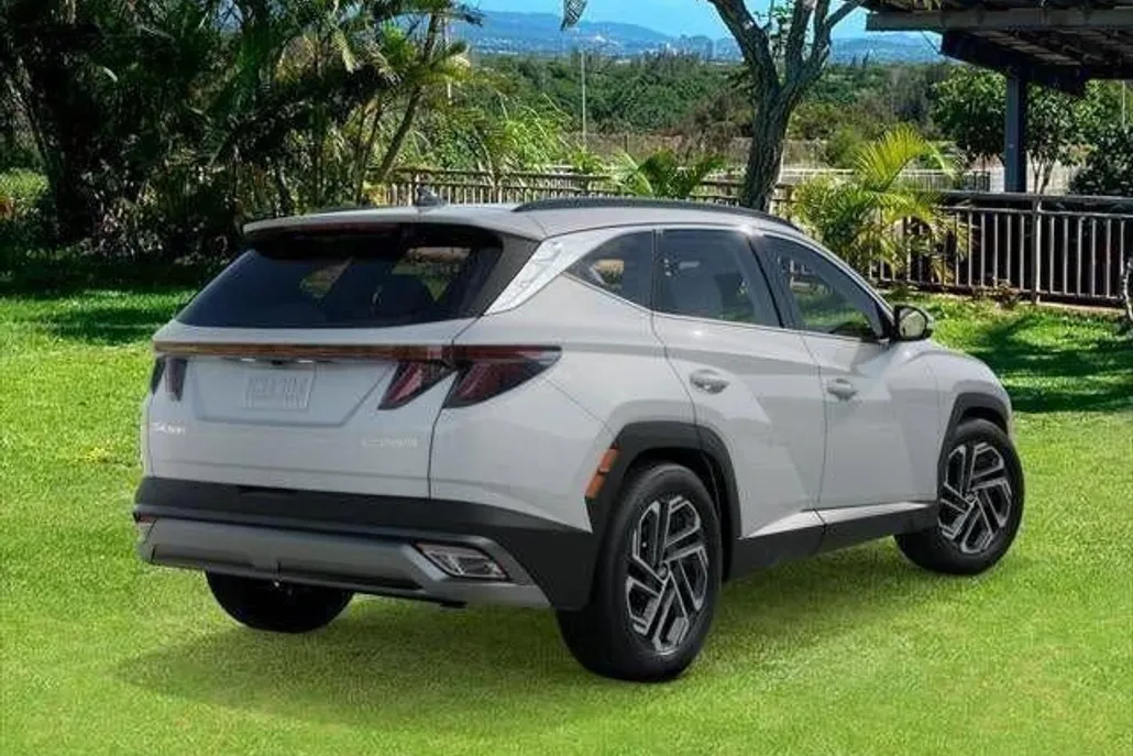2025 Hyundai Tucson Hybrid Limited photo 1