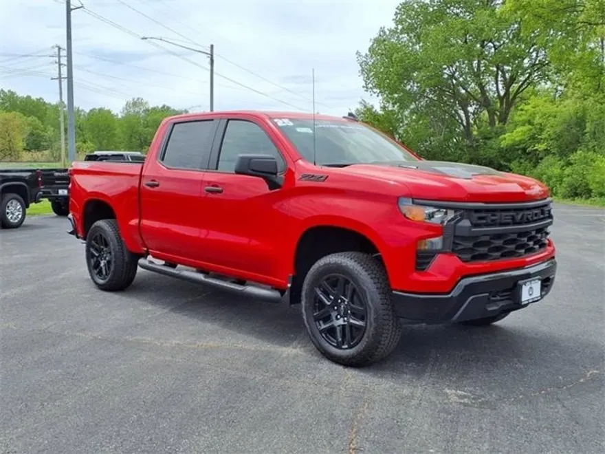 2025 Chevrolet Silverado 1500 Custom Trail Boss photo 1