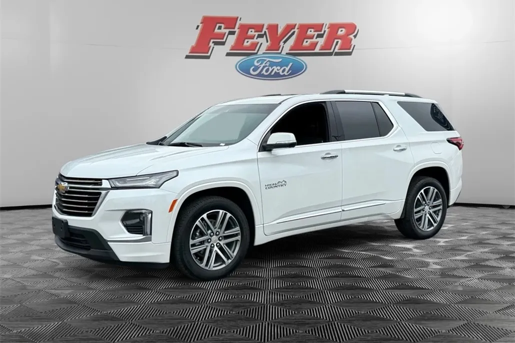 2023 Chevrolet Traverse High Country photo 1