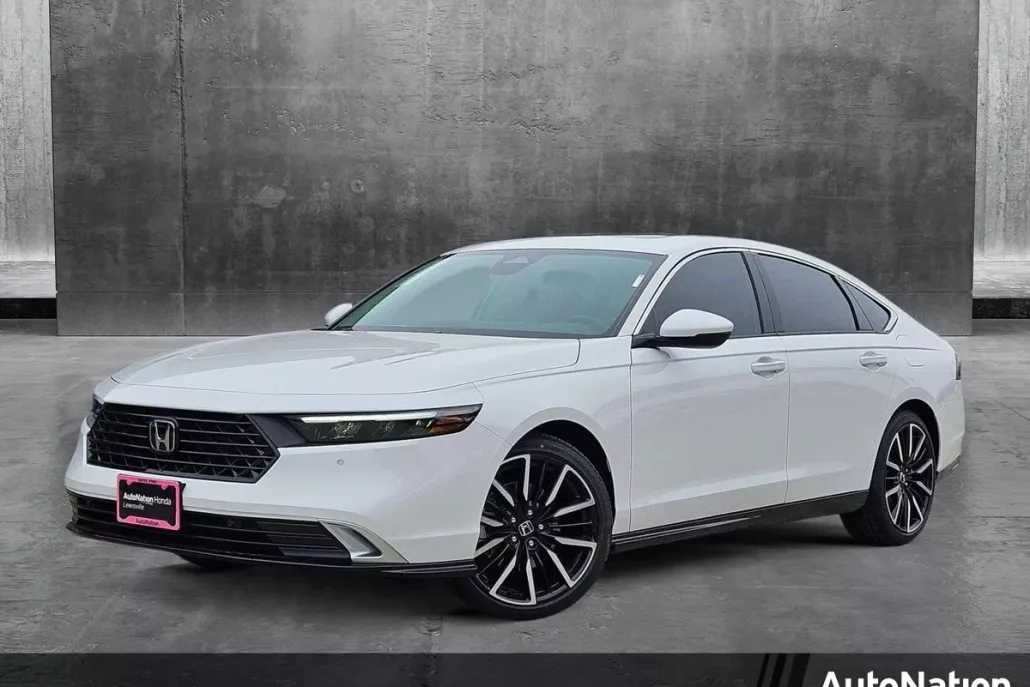 2025 Honda Accord Hybrid Touring photo 1
