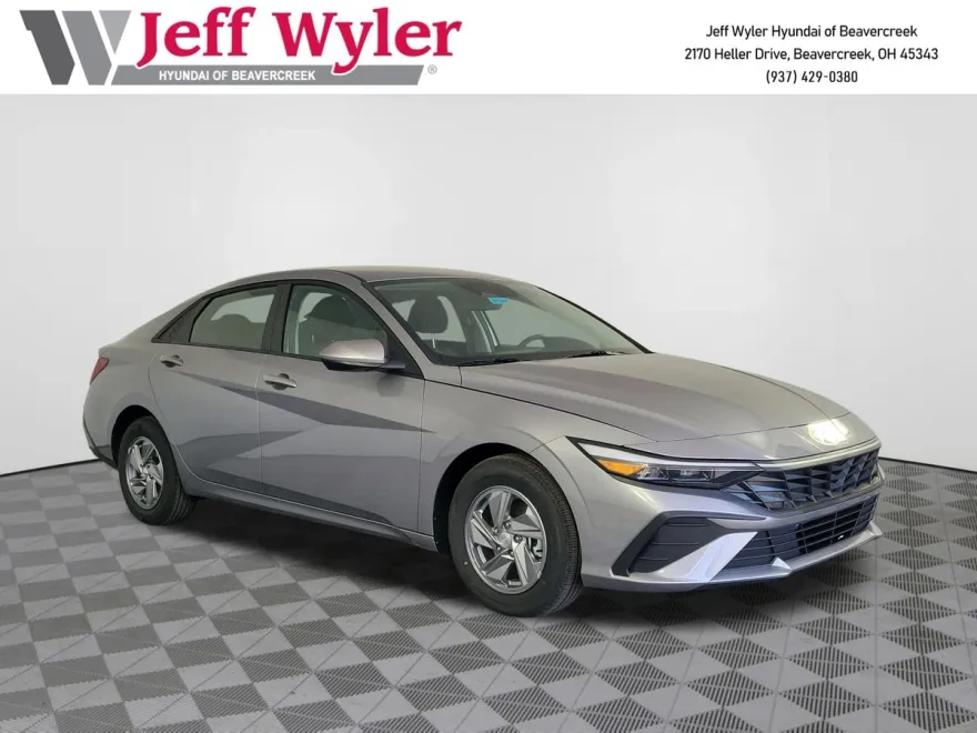2025 Hyundai Elantra SE photo 1