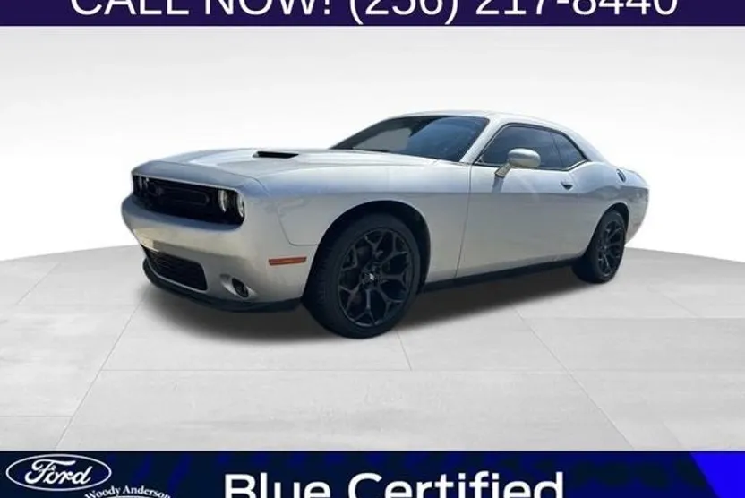 2019 Dodge Challenger SXT photo 1