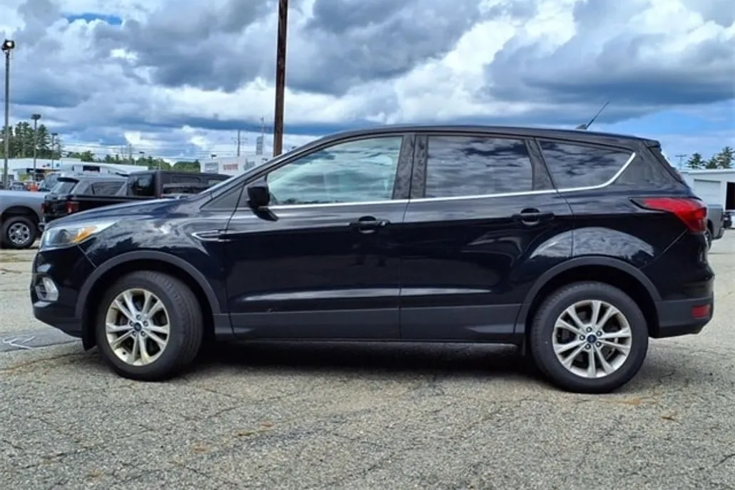 2019 Ford Escape SE photo 1