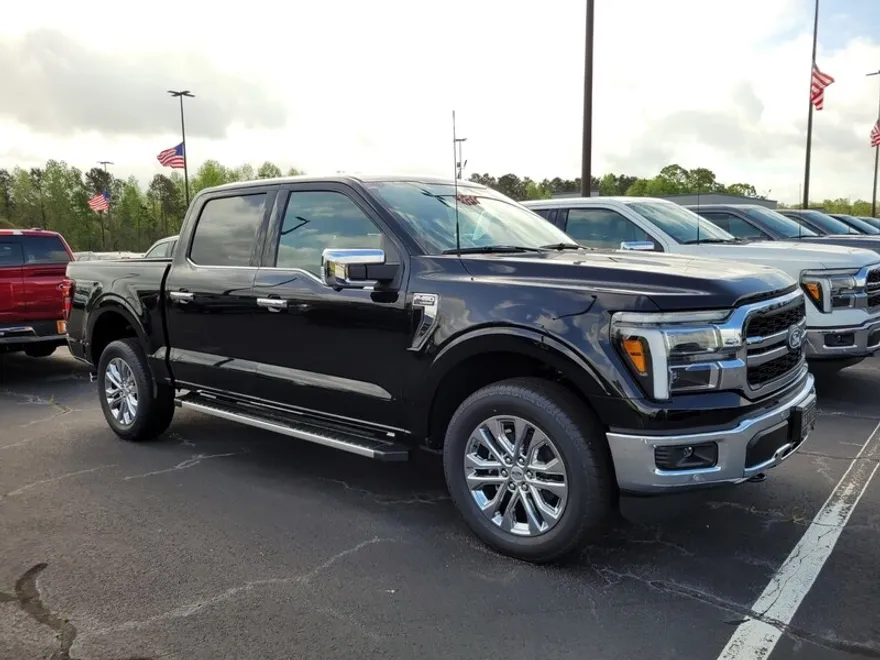 2025 Ford F-150 Lariat photo 1