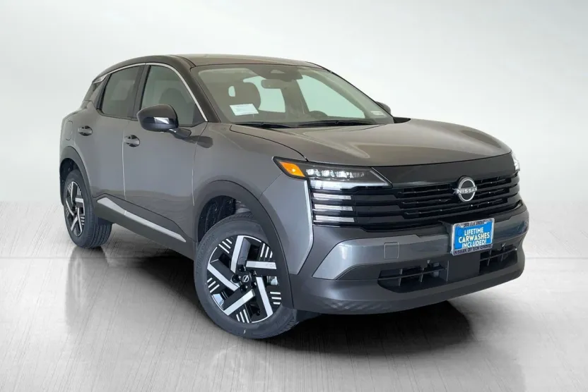 2025 Nissan Kicks SV photo 1