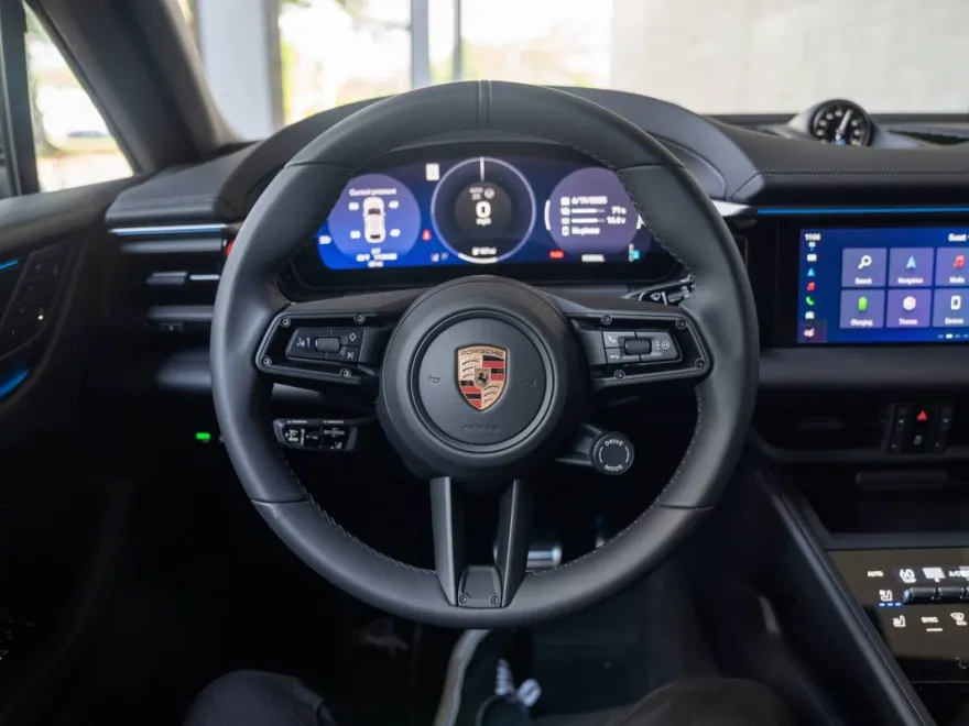 2025 Porsche Macan Electric photo 7
