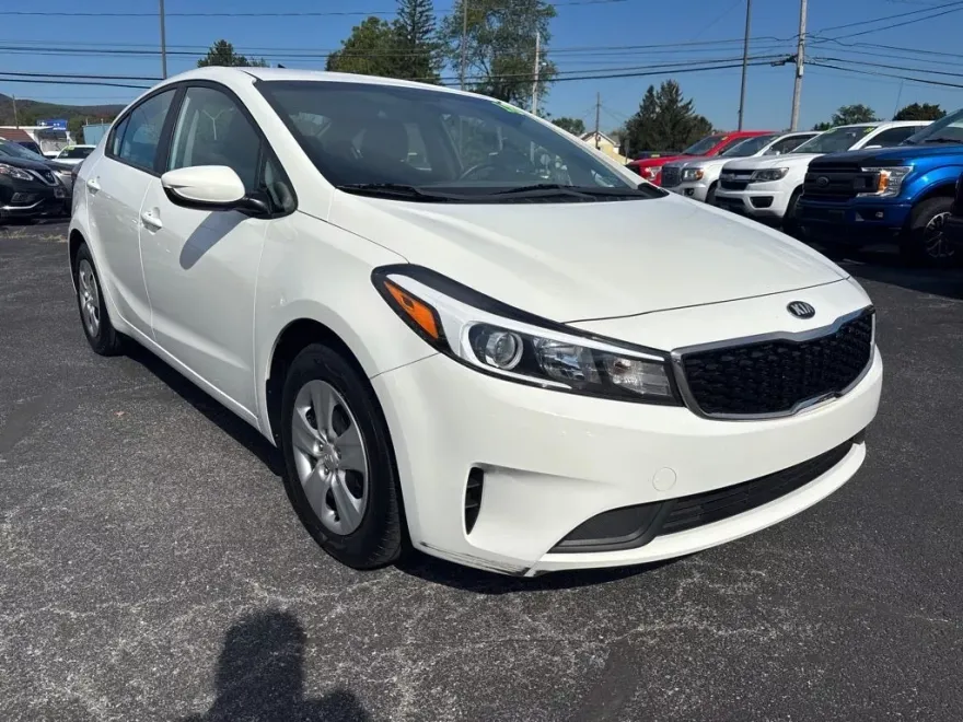 2018 Kia Forte LX Base photo 1