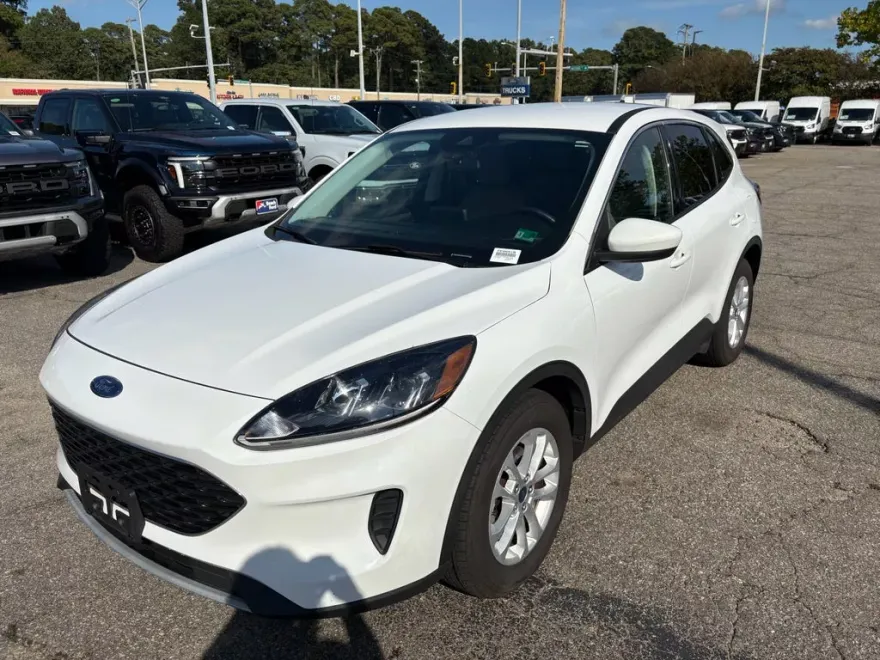 2021 Ford Escape SE photo 1