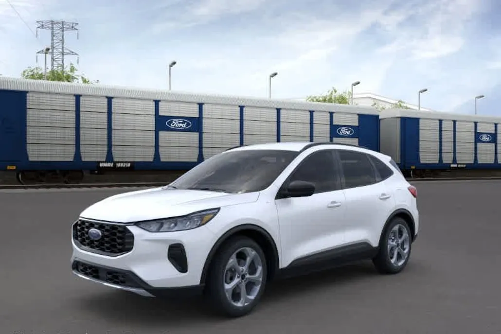 2025 Ford Escape ST-Line photo 1