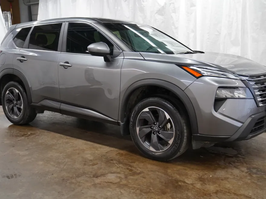 2024 Nissan Rogue AWD SV photo 1