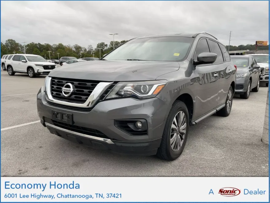 2019 Nissan Pathfinder SV photo 1