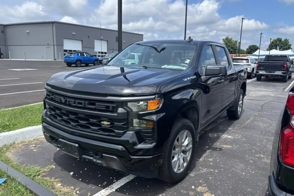 2022 Chevrolet Silverado 1500 Custom photo 1