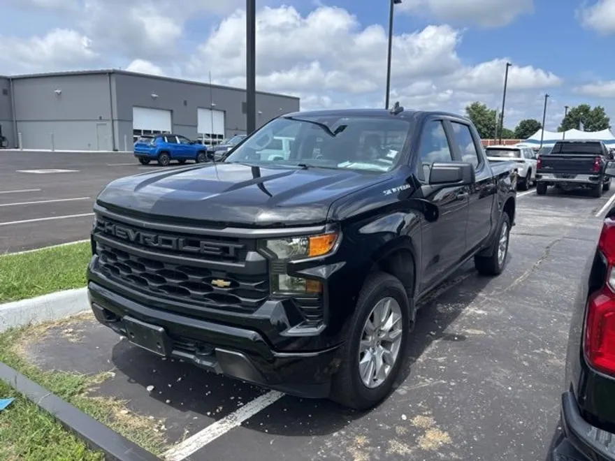 2022 Chevrolet Silverado 1500 Custom photo 1