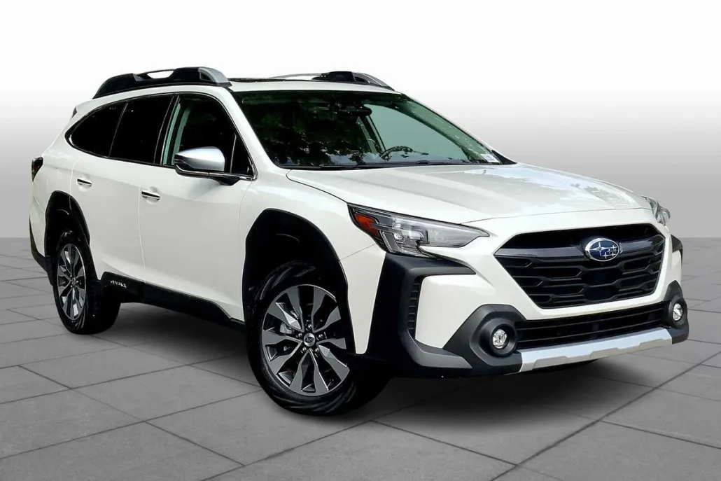 2023 Subaru Outback Touring XT photo 1