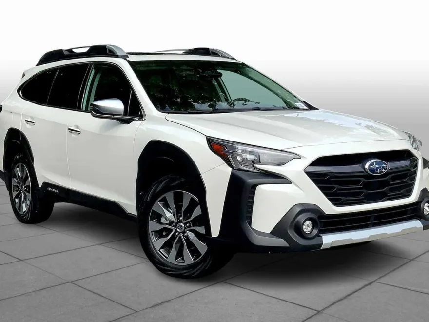 2023 Subaru Outback Touring XT photo 1