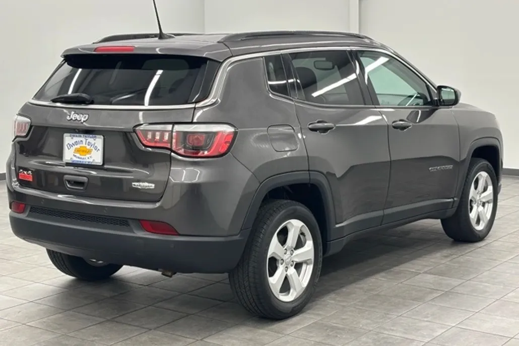 2019 Jeep Compass Latitude photo 1