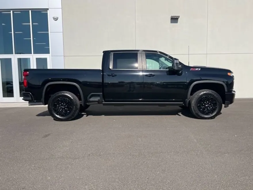 2022 Chevrolet Silverado 2500HD LTZ photo 1