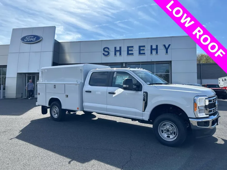 2023 Ford F-350 photo 1