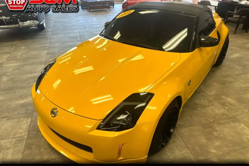 2005 Nissan 350Z Touring photo 1