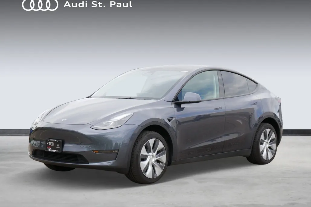 2023 Tesla Model Y Long Range photo 1